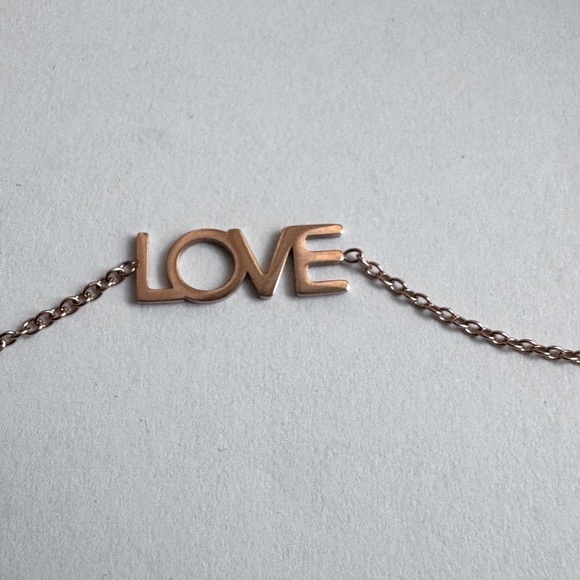 ✨Stunning Rare Maya Brenner Delicate Gold Tone LOVE Bracelet✨ - Picture 14 of 16